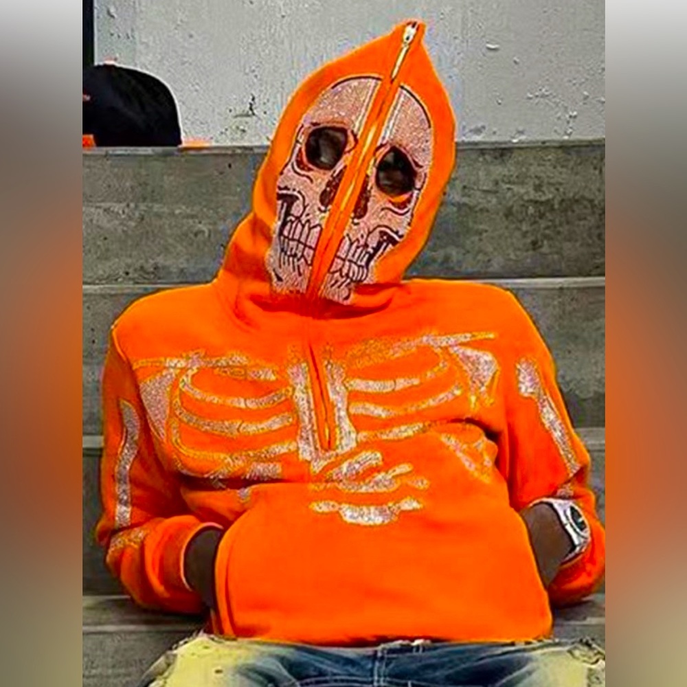 Hide your whole head, in one zip. Zip your gone, I mean people will still see u